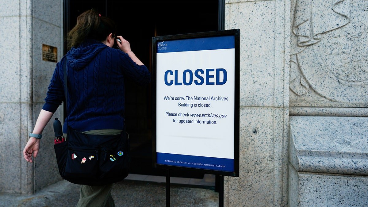 A closed mark in national archives during the closure of the federal government