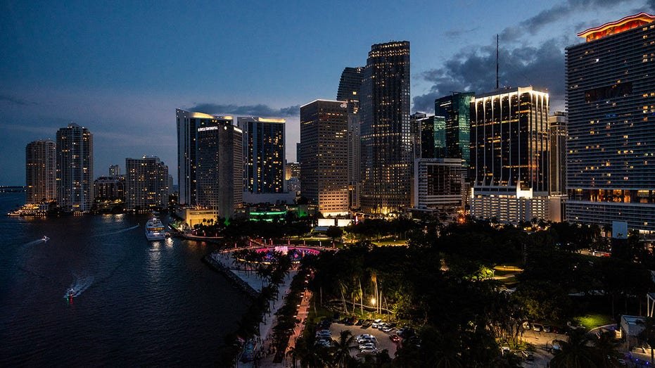 Looking to BayFront Park and Miami Download
