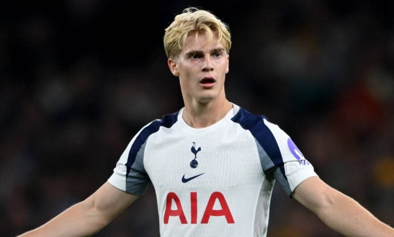 1759361033 Ive heard Pundit suggests Tottenham could move for Lucas.jpg
