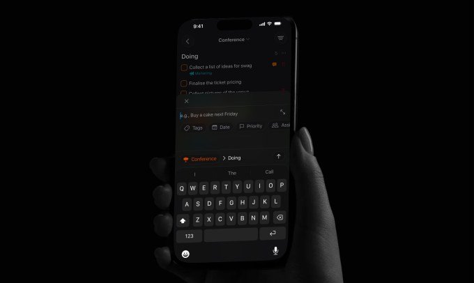 This is a lifestyle snapshot to apply the tasks that display the screen with the new Feautre that uses local models to suggest marks when entering a task.
