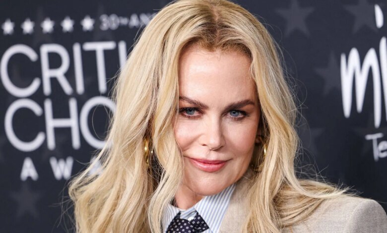1759830299 Nicole Kidman Puts New Look On Display At A Paris.jpg