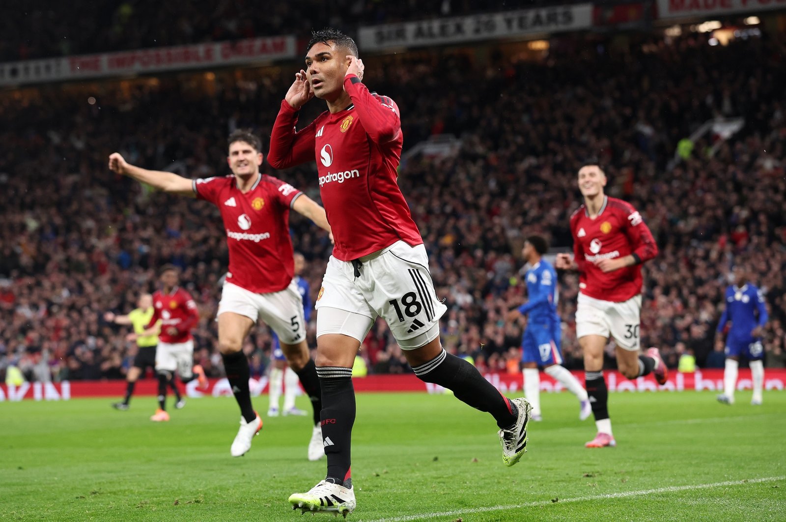 Manchester United player Casemiro celebrates