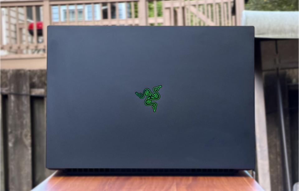 Razer Blade 18 Back Case