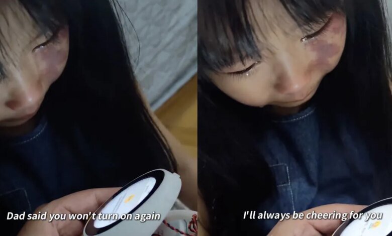 1760180732 Girl Sobs While Saying Goodbye to Her Broken AI Toy.jpg