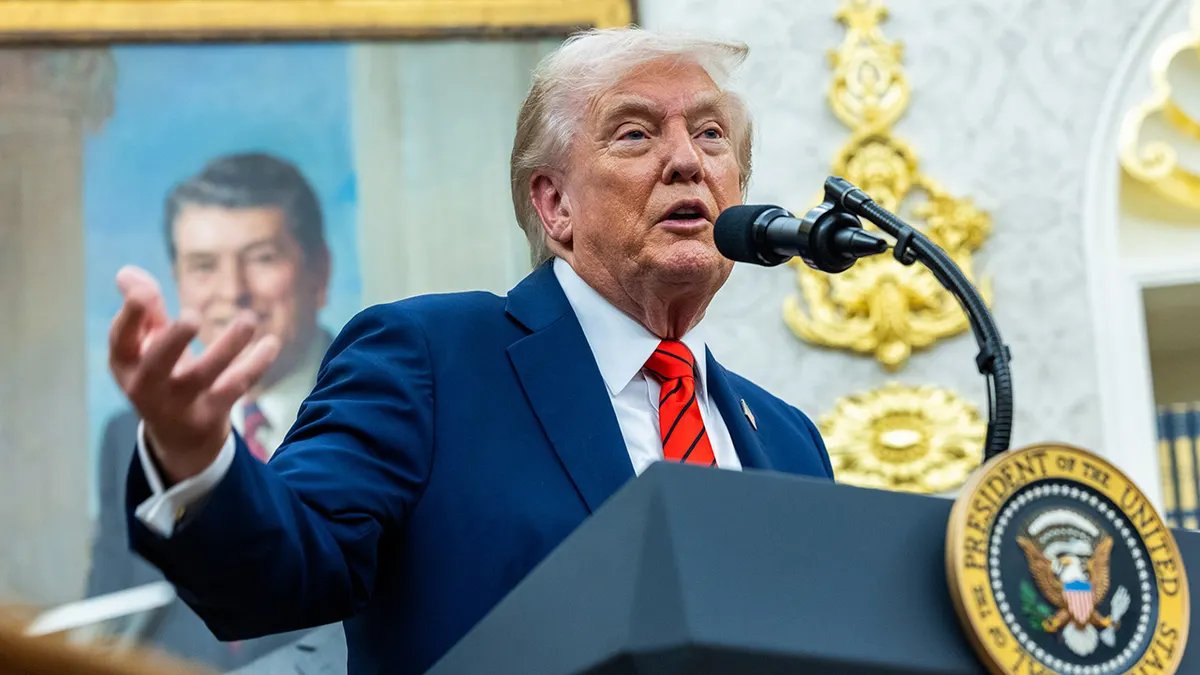 Trump speaks in the Oval Office