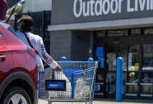 1760510379 Walmart partners with OpenAI for new ChatGPT shopping feature integration.jpg