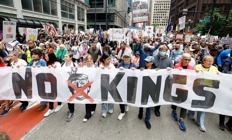 1760848446 Protesters nationwide hold No Kings rallies amid government shutdown.jpg
