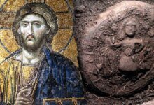 1760877109 Ancient bread with Jesus image found in Turkey after 1200.jpg