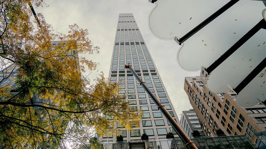 Residential skyscraper 432 Park Avenue in the city center.