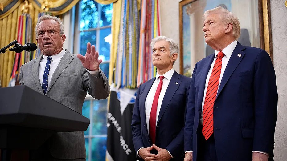 Robert Kennedy speaks as Mehmet Oz and <a href=