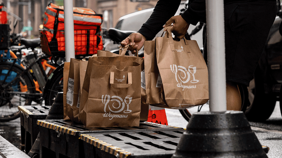 DoorDash launches emergency food aid as SNAP shutdown threatens millions.gif