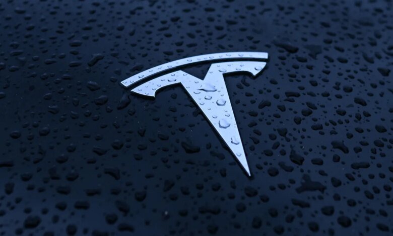 Teslas Full Self Driving software under investigation for traffic safety violations.jpg