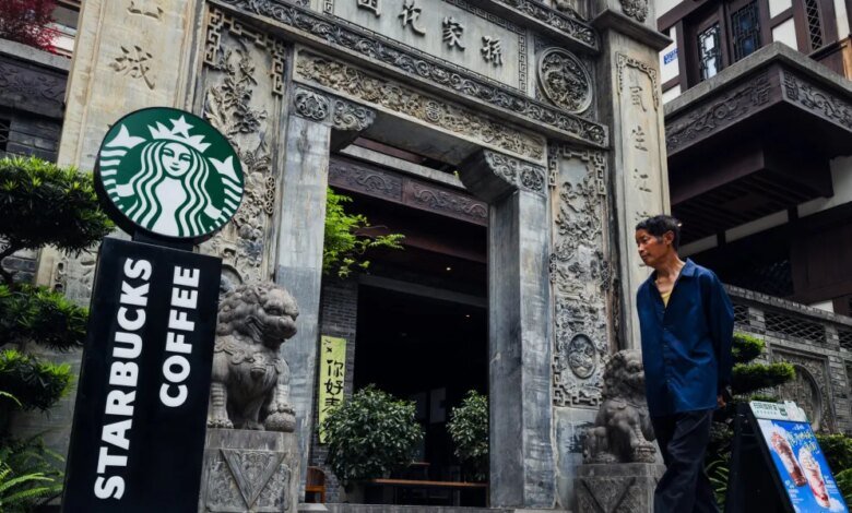 1762253778 Starbucks sells 60 of China unit to Boyu at 4.jpg