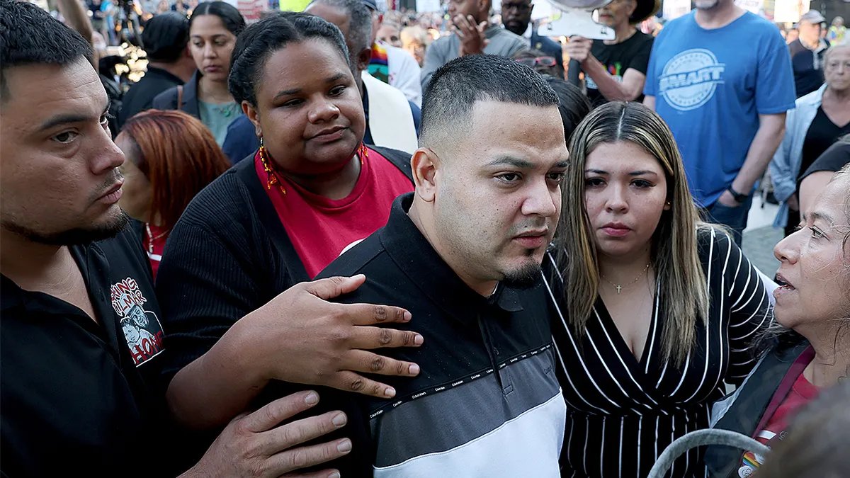 Kelmar Abrego Garcia checks in at an Immigration and Customs Enforcement office in Baltimore after his release from prison