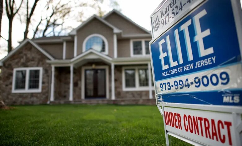 1762811832 NYC residents eye New York state New Jersey Pennsylvania for.jpg