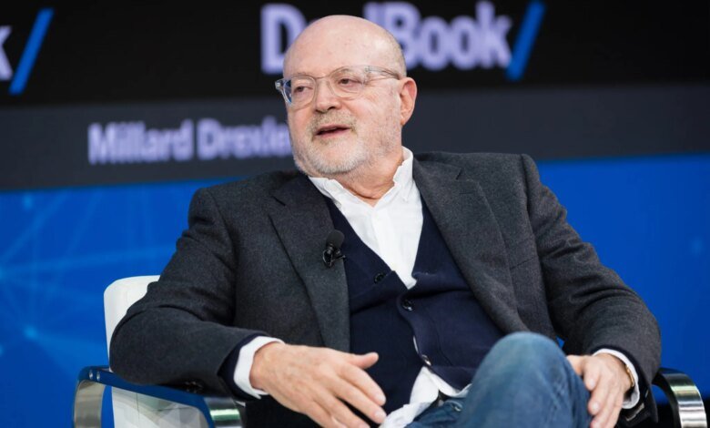 1764353374 Steve Jobs taught Gaps former CEO that micromanaging can be.jpg