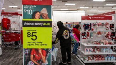 1764386361 Shoppers are underwhelmed by deals and crowds on Black Friday.jpg