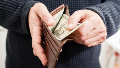 1764449016 The real poverty line should be 140000 Wall Street strategist.jpg