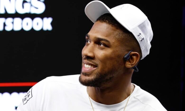 Bradley Warns Joshua Is mentally Not There Vs Paul.jpg