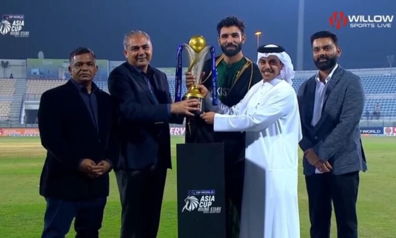 Mohsin Naqvi hands Asia Cup trophy to Pakistan India denied.jpg