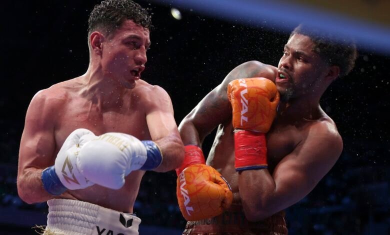 Shakur Stevenson Risks Ruin Chasing Teofimo At 140.jpg