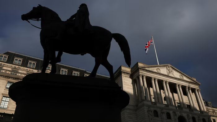 UK unemployment rate rose more than expected to 5.jpg