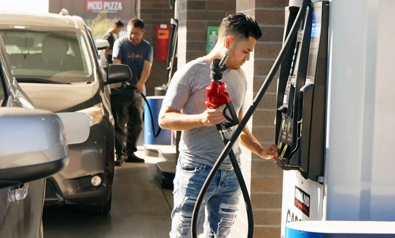 1764711645 Gas prices expected to fall to 3 per gallon by.jpg