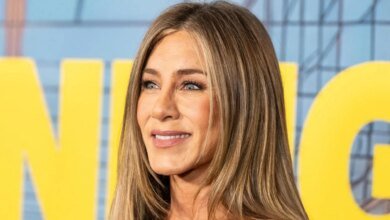 1765729214 Jennifer Aniston Happy To Spend The Holidays With Hypnotist Boyfriend.jpg