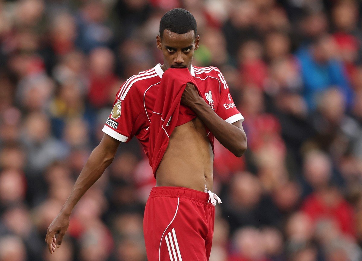 Alexander Isak's reaction during the Liverpool and Manchester United match
