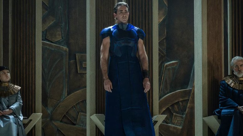 One of the Cleons is wearing blue foundation