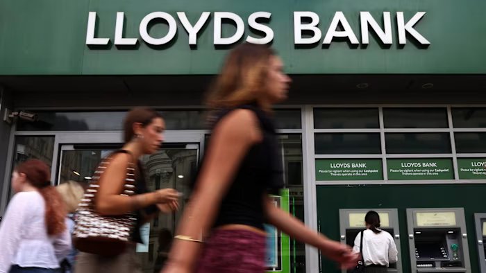 Lloyds shuts invoice financing service as small businesses feel squeeze.jpg