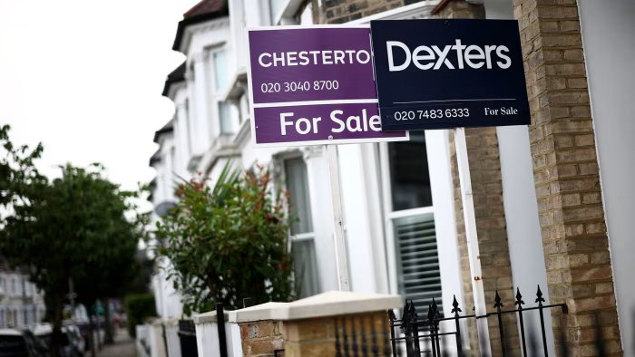 UK property asking prices down 2000 from a year ago.jpg