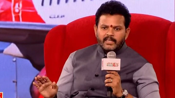 We need at least 5 carriers to avoid monopoly duopoly.webp