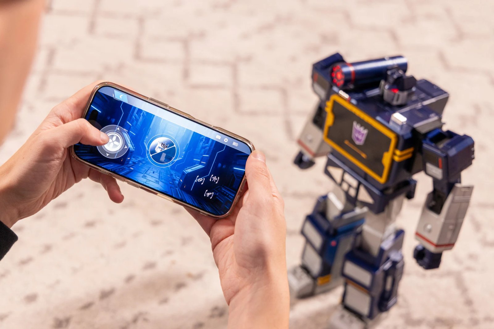 Robosen Soundwave Cassette 14 Speaker Review