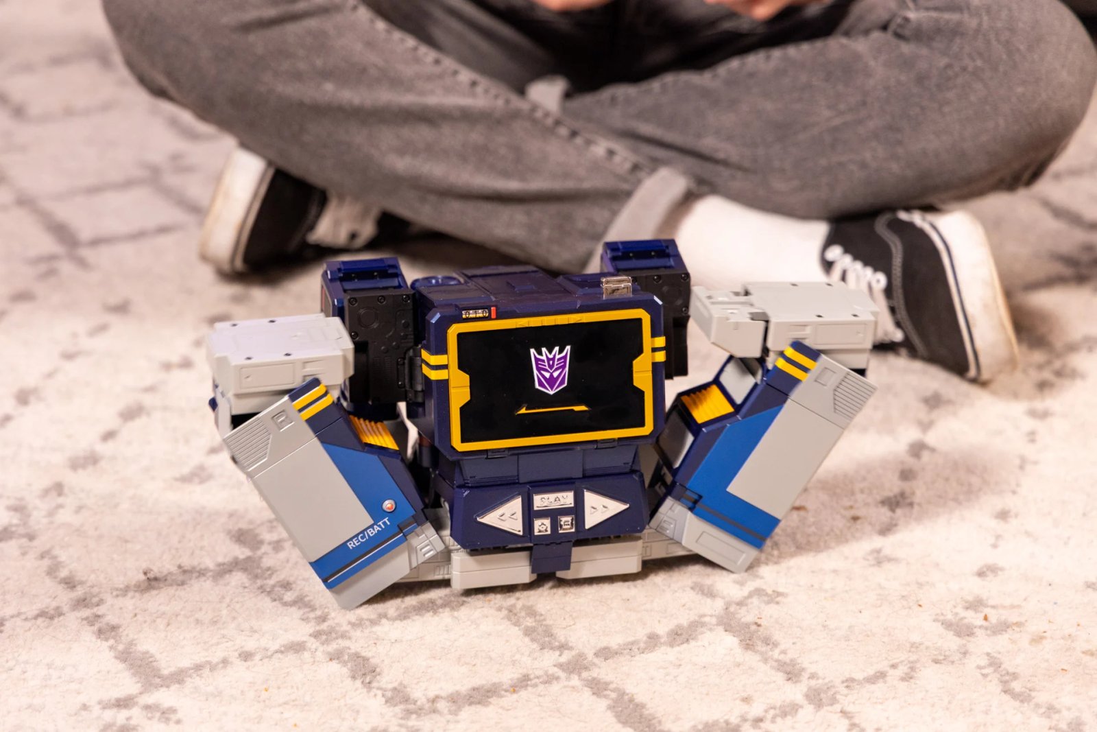 Robosen Soundwave Cassette 7 Speaker Review