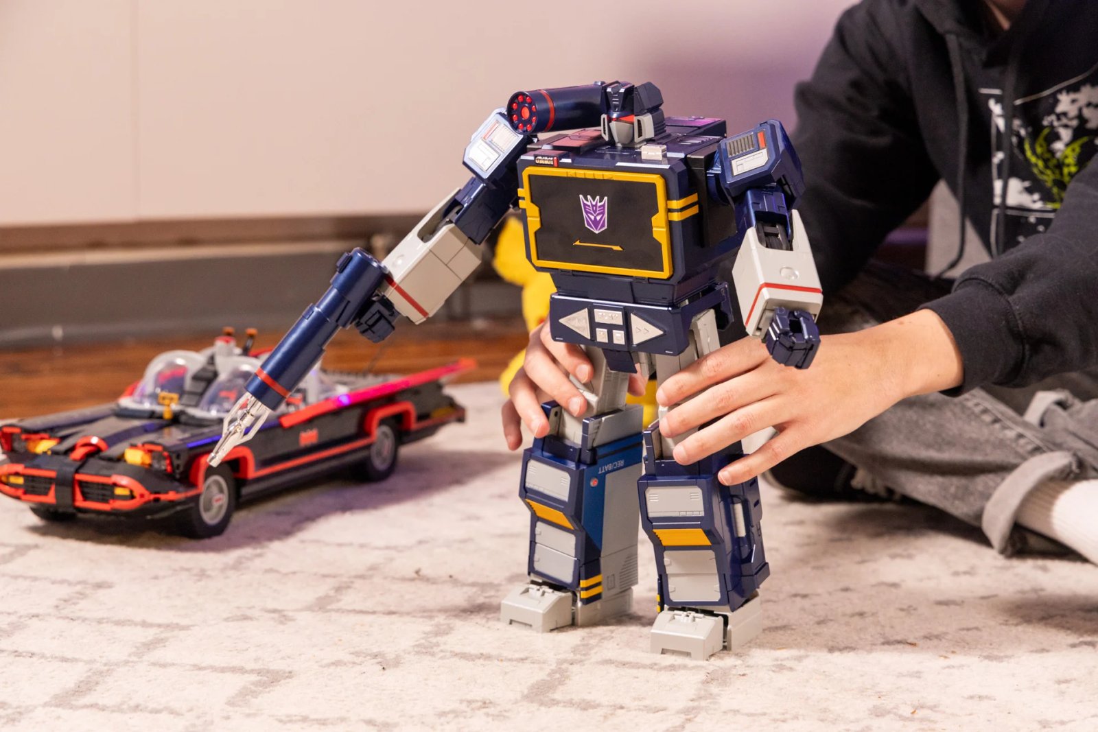 Robosen Soundwave Cassette 12 Speaker Review