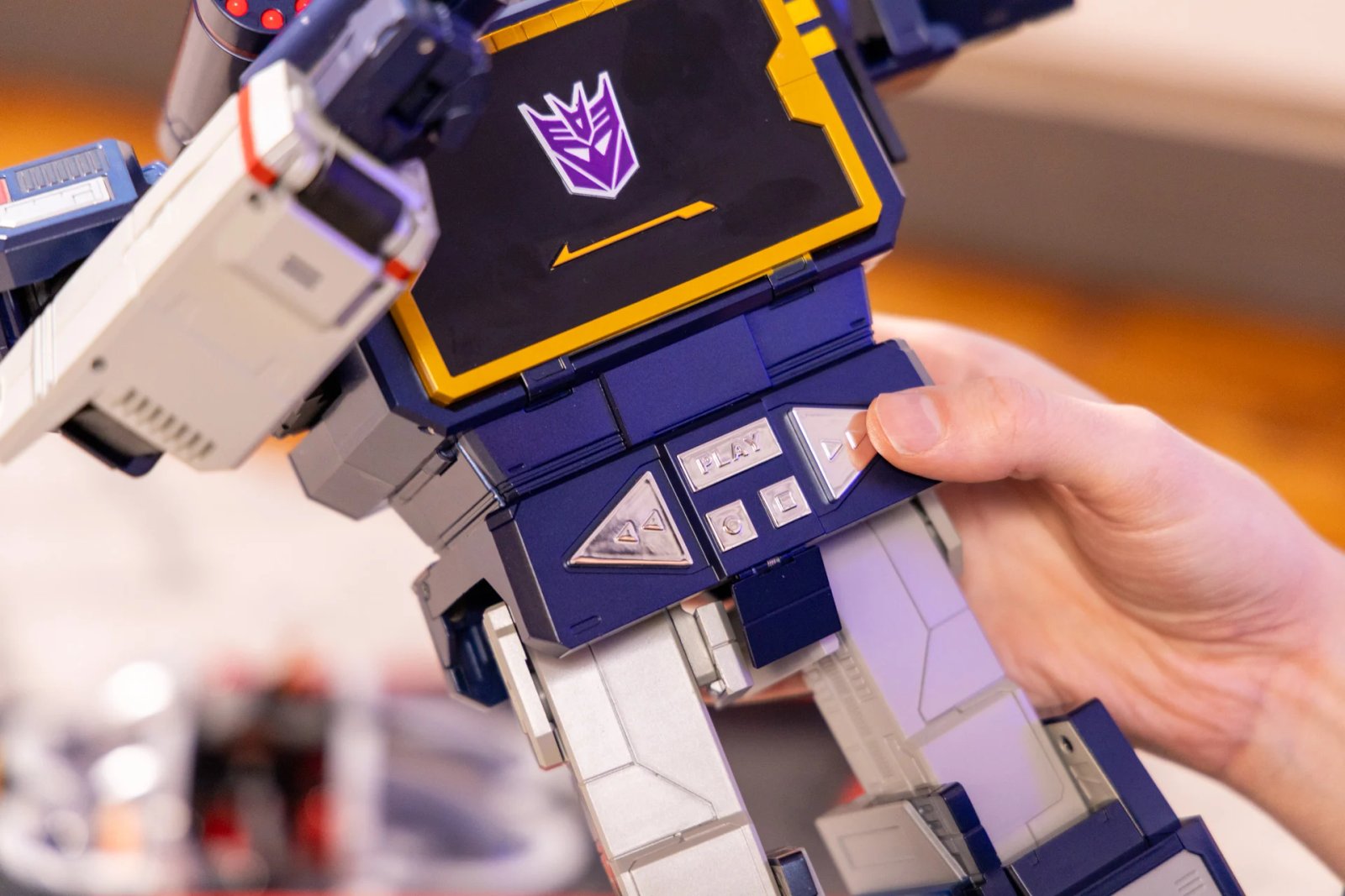 Robosen Soundwave Cassette 6 speaker review