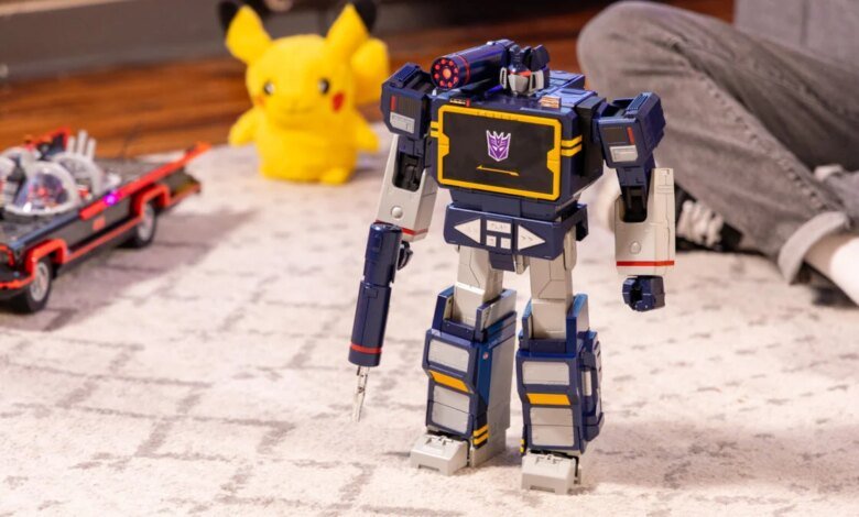 1769360414 This Transformer Is a Sick Robot and Sad Bluetooth Speaker.jpg