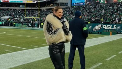 1769411080 Erin Andrews Rocks Another Fur Coat During NFC Championship Game.jpg
