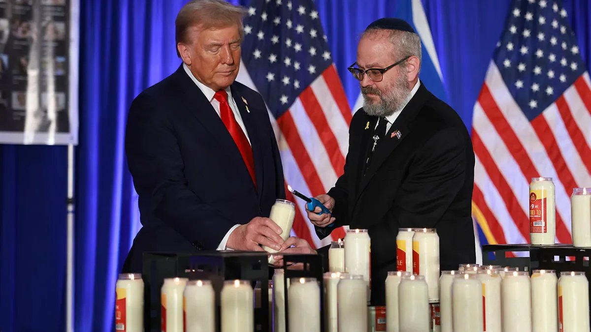 Rabbi Yehuda Kaplun and President Donald Trump