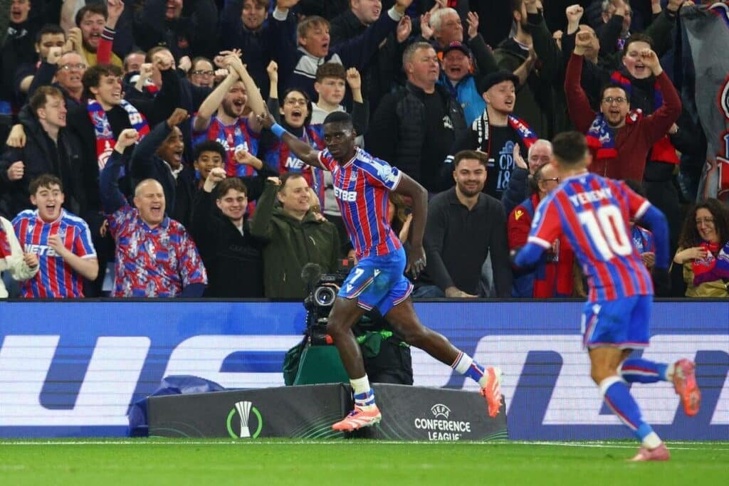Ismaila Sarr celebrates with Crystal Palace