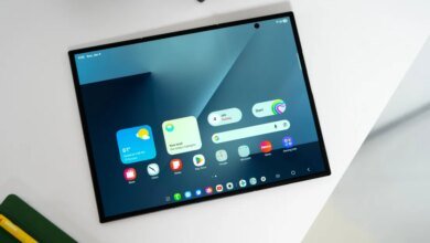 I just want to keep unfolding the Samsung Z Trifold.jpg